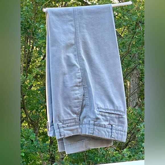 Men's Haggar Life Khaki 34 x 34 Straight-Fit Comfort Chino Flat-Front Pants gray - Picture 10 of 11